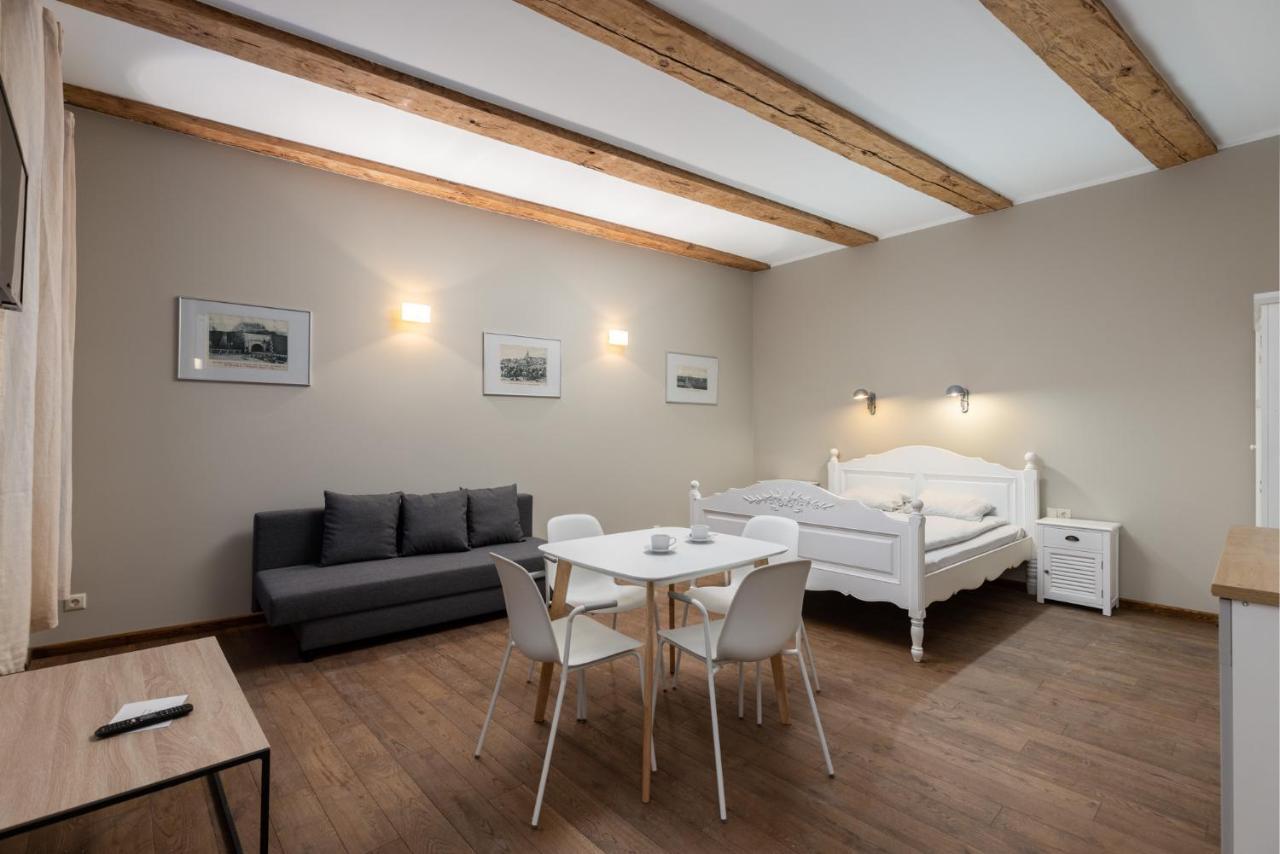 Enjoy Old Town Vibes In 1716 Laipu Residence With 4 Stylish Apartments And 1 Penthouse Riga Exterior photo